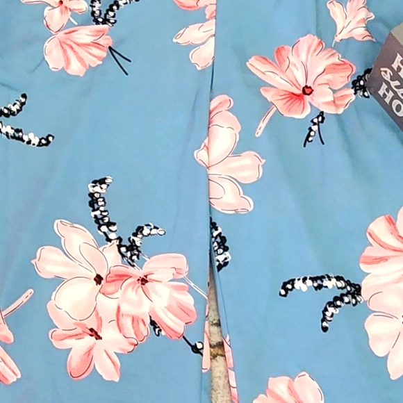 PERFECTLY CUTE Women's XL Blue and Pink Floral Jumpsuit. NWOT - Picture 16 of 16
